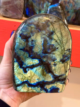 Load image into Gallery viewer, Labradorite

