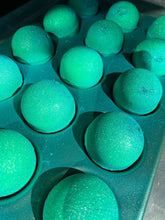 Load image into Gallery viewer, ISLAND GLOW - SPRING CRYSTAL INFUSED BATH BOMB
