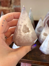 Load image into Gallery viewer, Druzy Agate
