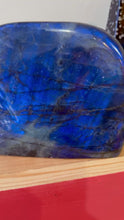 Load and play video in Gallery viewer, Labradorite
